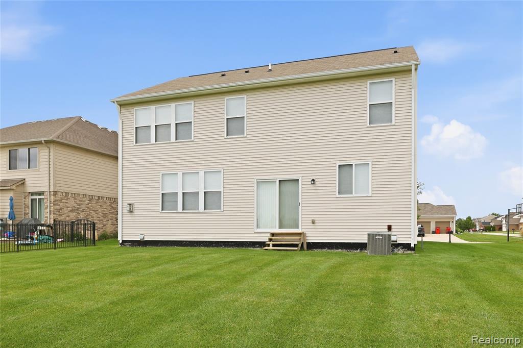 56626 Leeds Lane, Macomb, MI 48042 — Photo 41