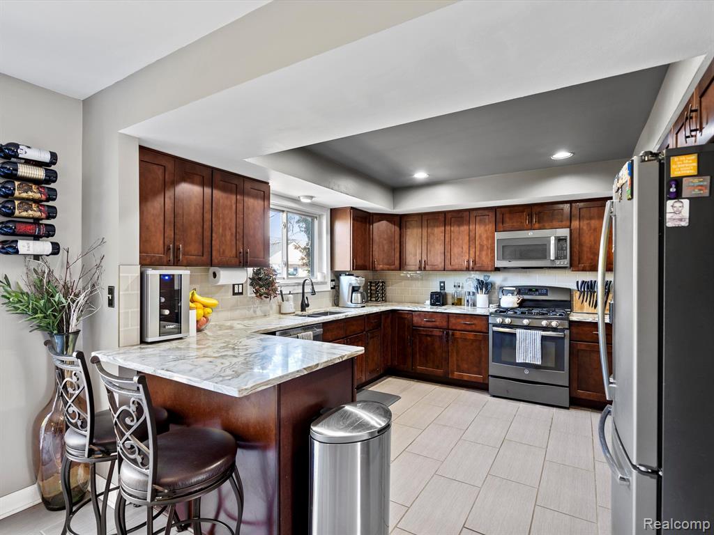 42268 SYCAMORE Drive, Sterling Heights, MI 48313 — Photo 15