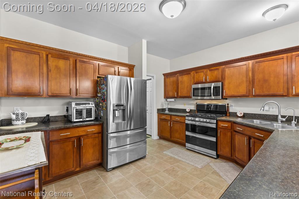 43651 Cherrywood Lane, Canton, MI 48188 — Photo 8