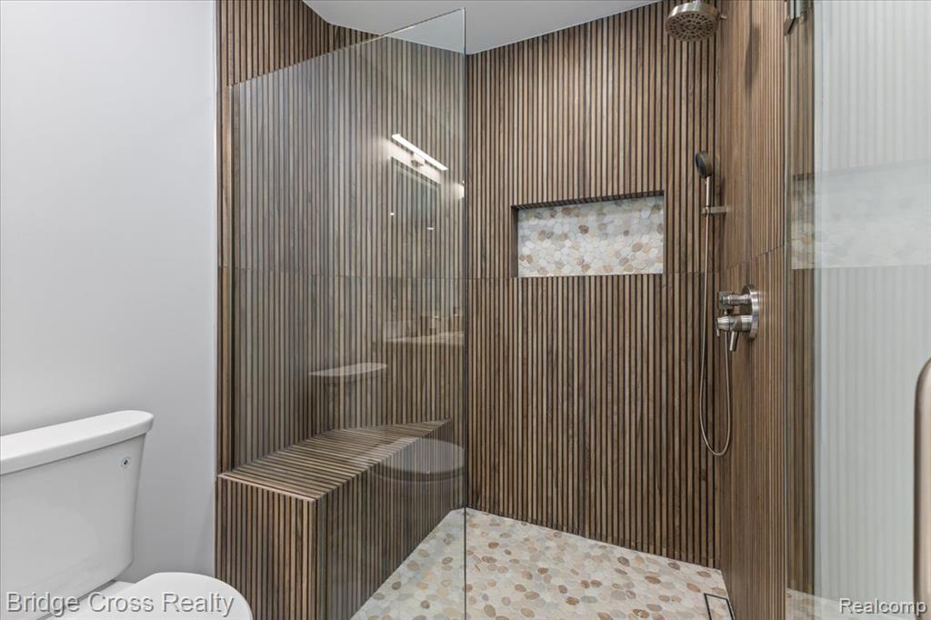 6258 Lindsay Court, West Bloomfield, MI 48324 — Photo 36
