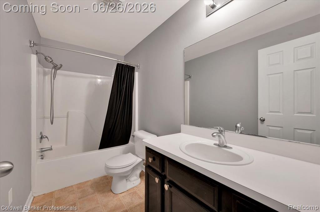 1485 Fountain View Lane, Oxford, MI 48371 — Photo 32