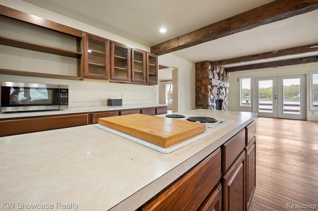 5867 COMMUNITY Drive, Brighton, MI 48116 — Photo 24