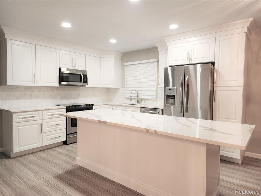 915 STANFORD Circle, Rochester Hills, MI 48309 — Photo 6