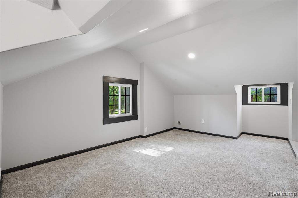 93 Oakdale Boulevard, Pleasant Ridge, MI — Photo 23