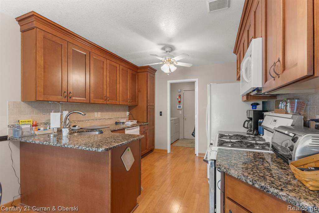 6541 DEERHURST Drive, Westland, MI — Photo 12
