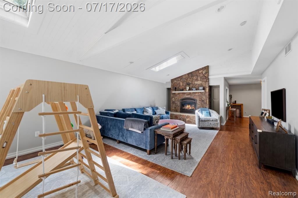 7375 Parkwood Drive, Fenton, MI 48430 — Photo 25