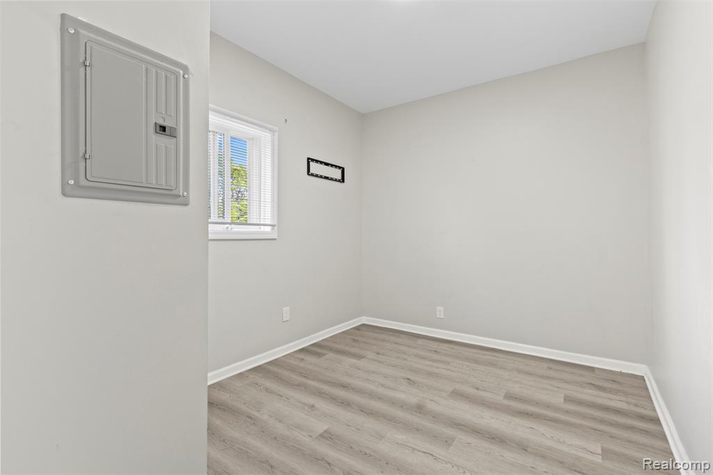 558 Marston Street, Detroit, MI 48202 — Photo 17