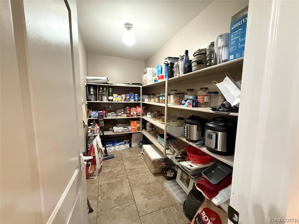 46557 Glen Pointe Drive, Utica, MI 48315 — Photo 25