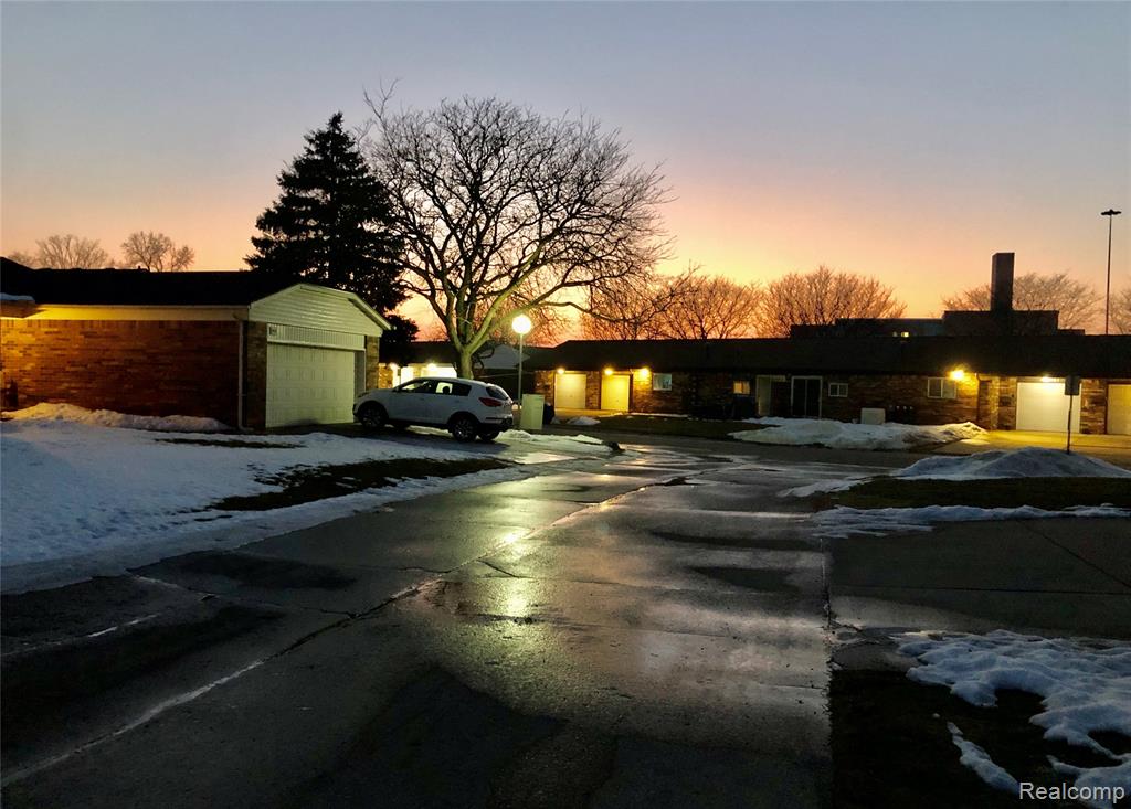 8681 Tucson Court, Warren, MI 48093 — Photo 30