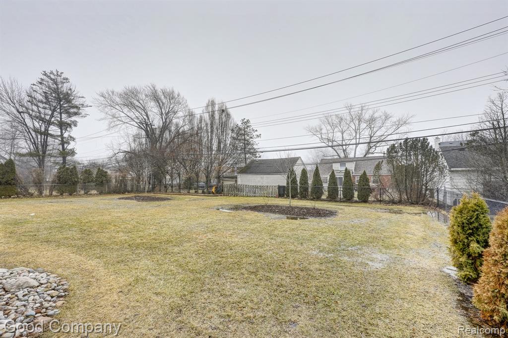 1557 Lochmoor Boulevard, Grosse Pointe Woods, MI 48236 — Photo 57