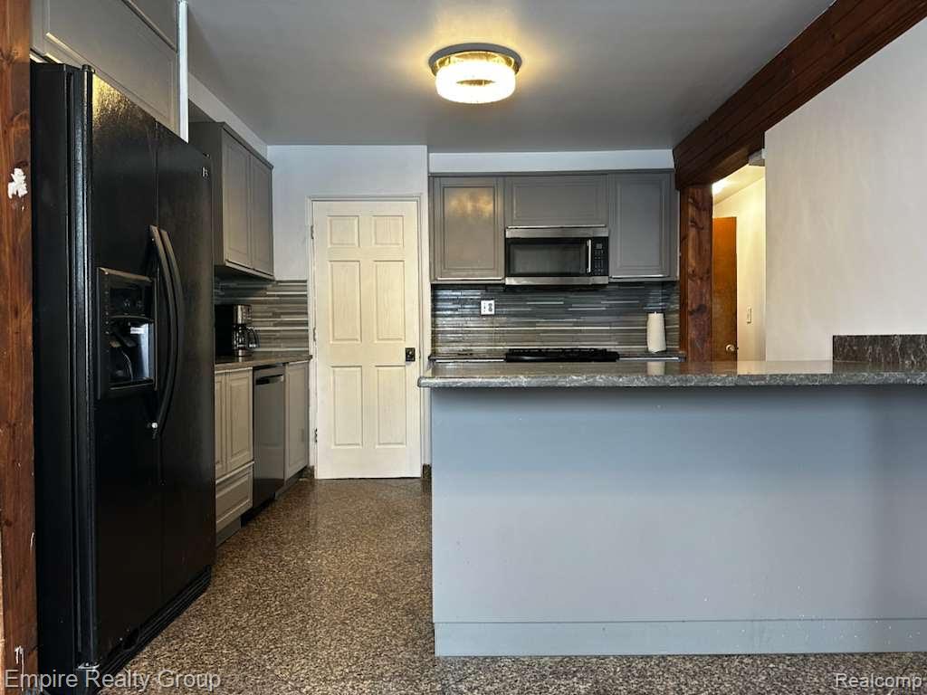 5245 Jonathon Street, Dearborn, MI 48126 — Photo 8