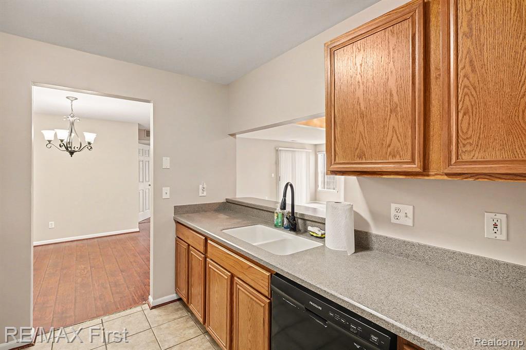 46124 Allenton Drive, Macomb, MI 48044 — Photo 8