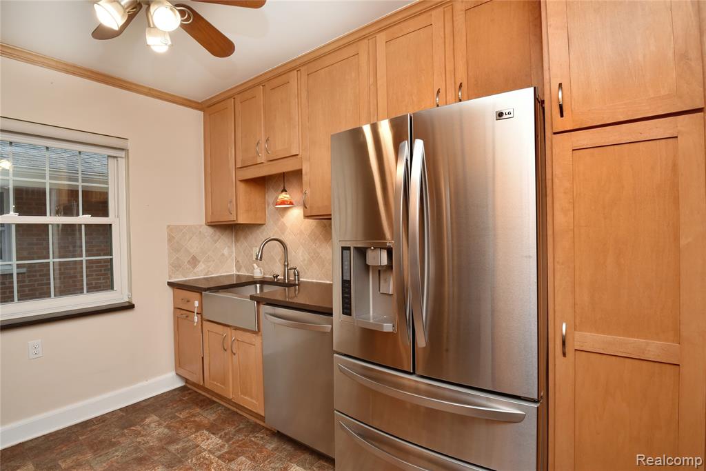 800 Maplegrove Avenue, Royal Oak, MI 48067 — Photo 12