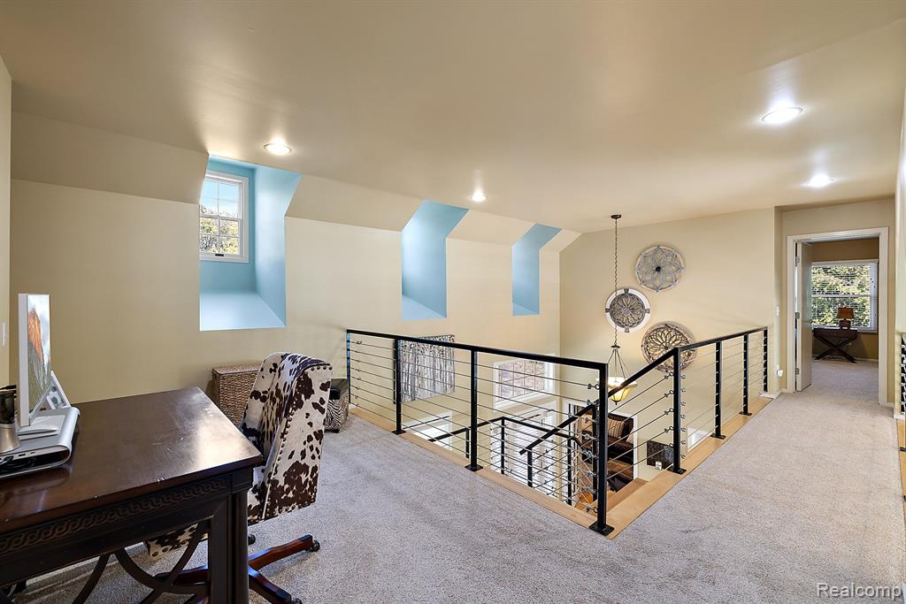 733 LONGFORD Drive, Rochester Hills, MI 48309 — Photo 47