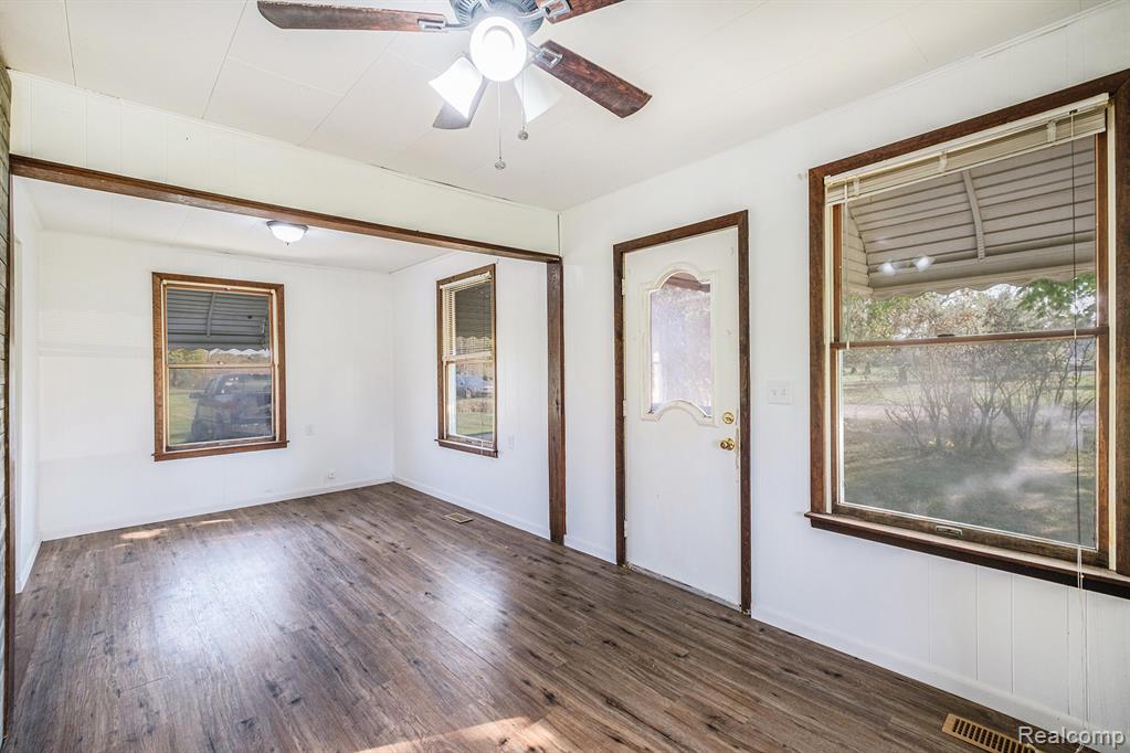 10126 McEnrue Road, Swartz Creek, MI 48473 — Photo 4