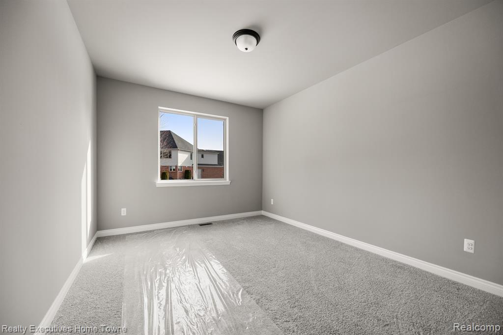 53972 CARRIGAN Drive, New Baltimore, MI 48047 — Photo 39