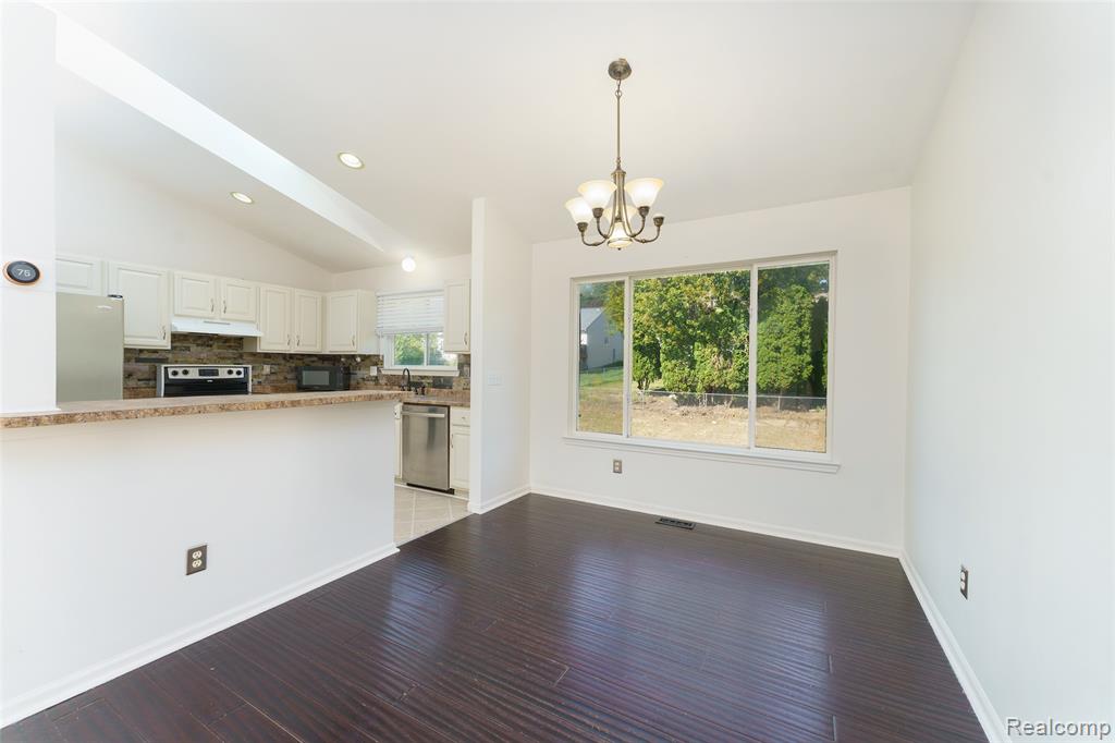 3307 Pond Ridge Drive, Holly, MI 48442 — Photo 9