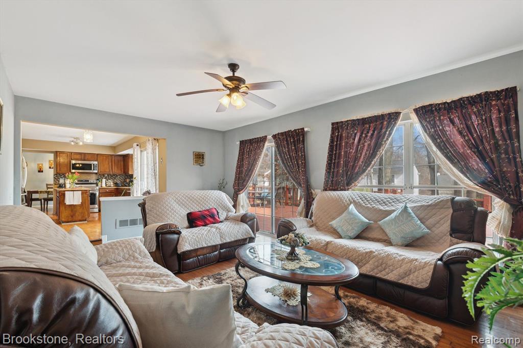 465 THORNRIDGE Drive, Rochester Hills, MI 48307 — Photo 22