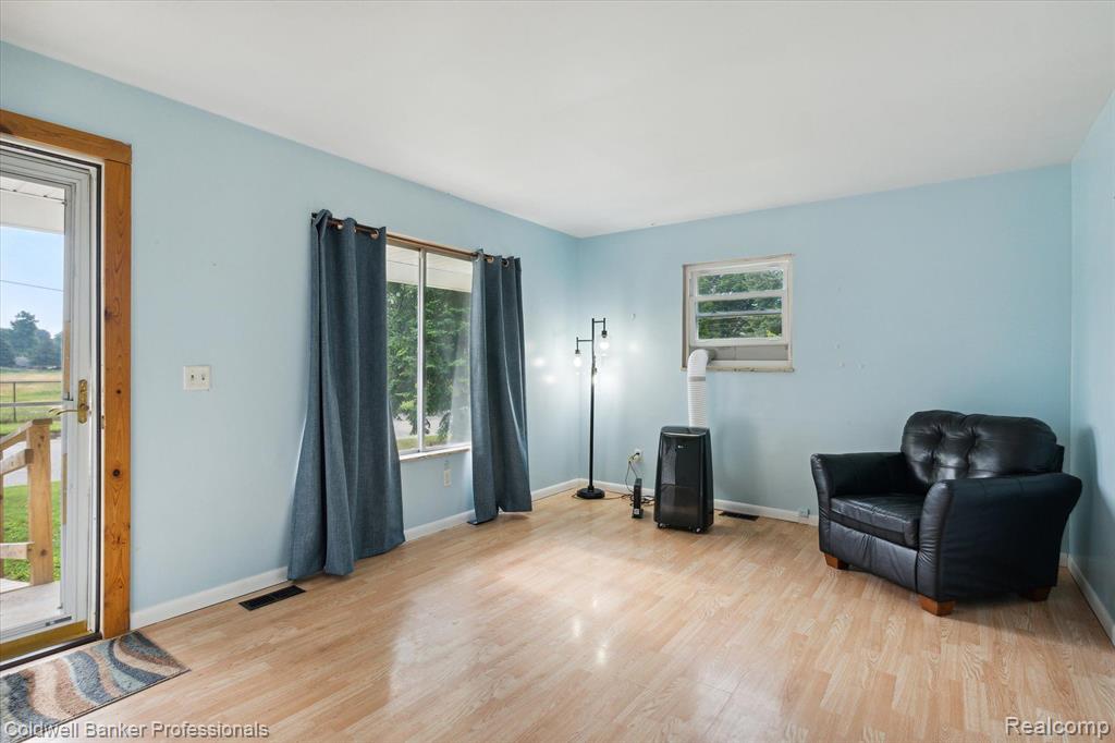 326 EAST Street, Holly, MI 48442 — Photo 7