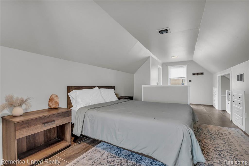 4240 Mandalay Avenue, Royal Oak, MI 48073 — Photo 12