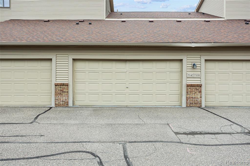 7147 Elmhurst, West Bloomfield, MI — Photo 37