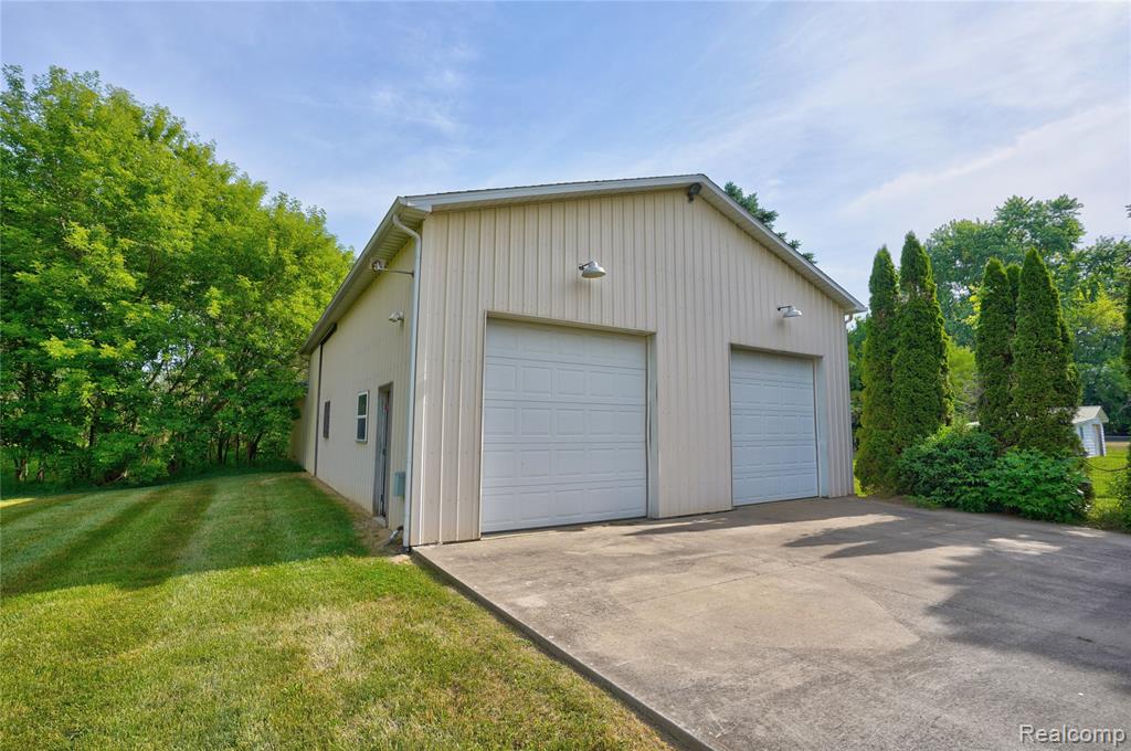 1055 E Hollywood Boulevard, Clio, MI 48420 — Photo 3