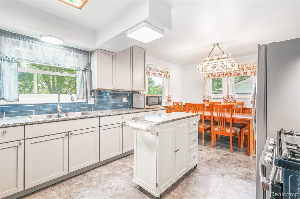 1164 BORGSTROM Avenue, Ypsilanti, MI 48198 — Photo 4
