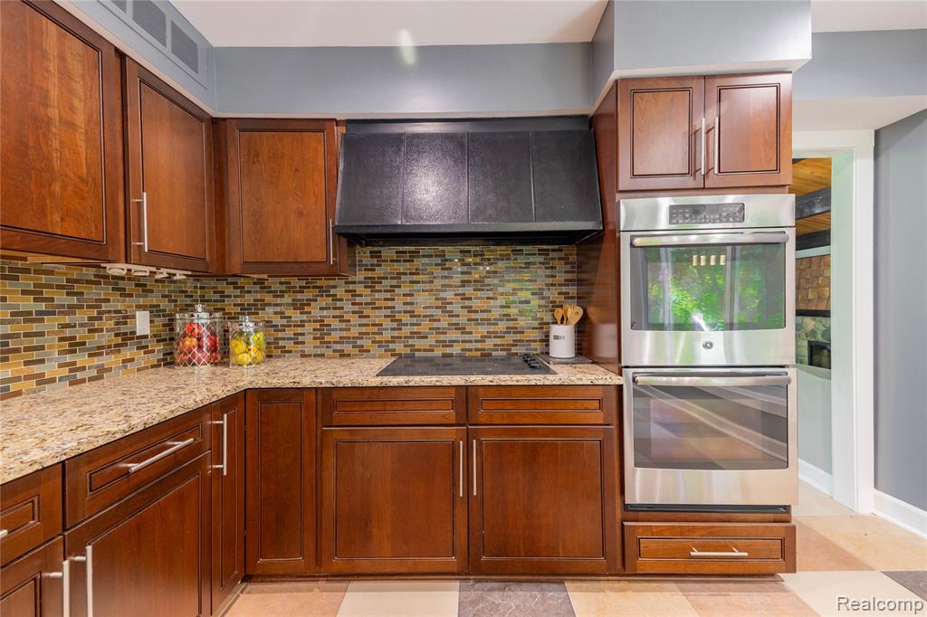 5815 Bloomfield Glens Road, West Bloomfield, MI — Photo 20