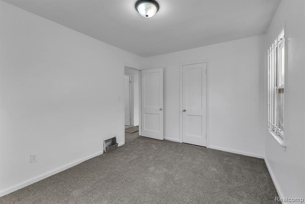 6411 Greenview Avenue, Detroit, MI 48228 — Photo 19