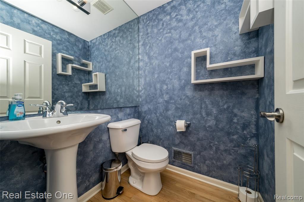 24099 Tana Court, Farmington, MI 48335 — Photo 13