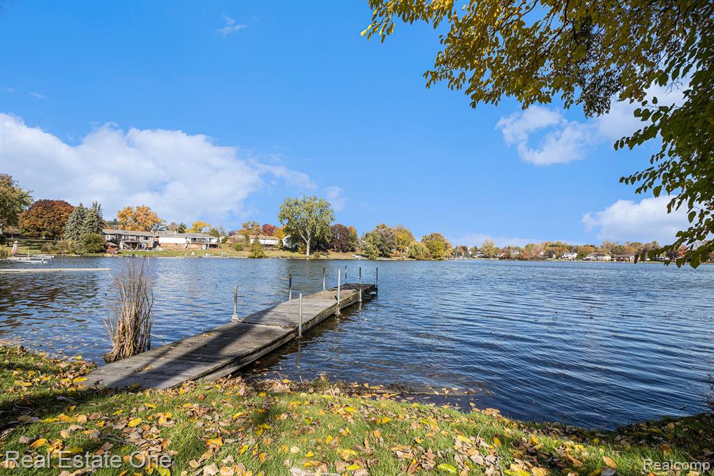 5183 Eagle Lake Drive, Waterford, MI 48329 — Photo 13