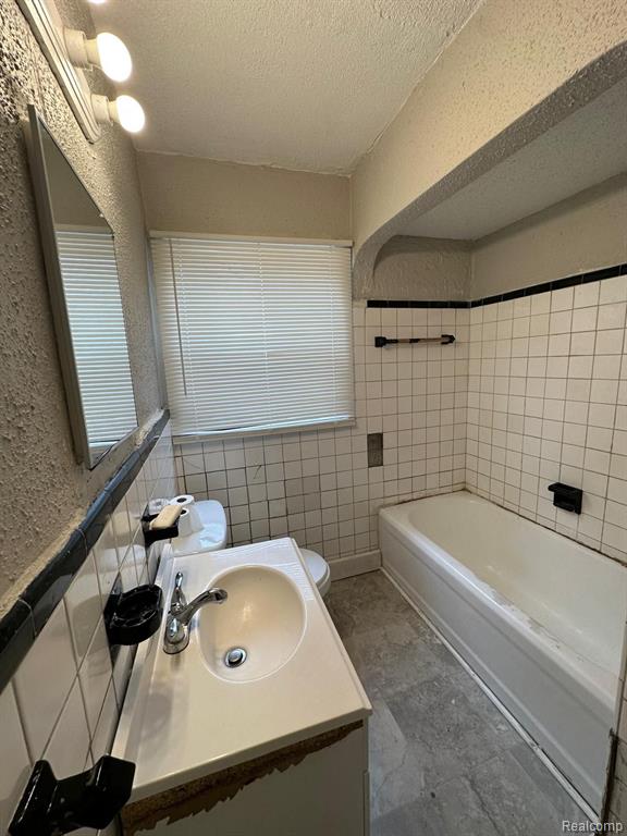12667 SORRENTO Street, Detroit, MI 48227 — Photo 8