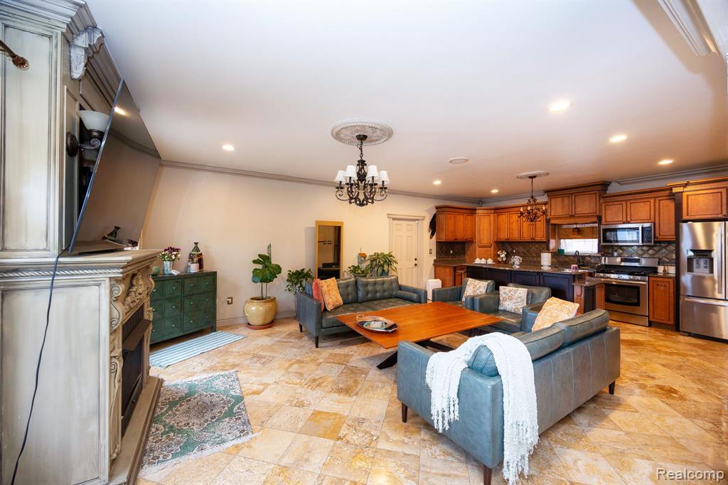 8401 Fenton Street, Dearborn Heights, MI 48127 — Photo 19