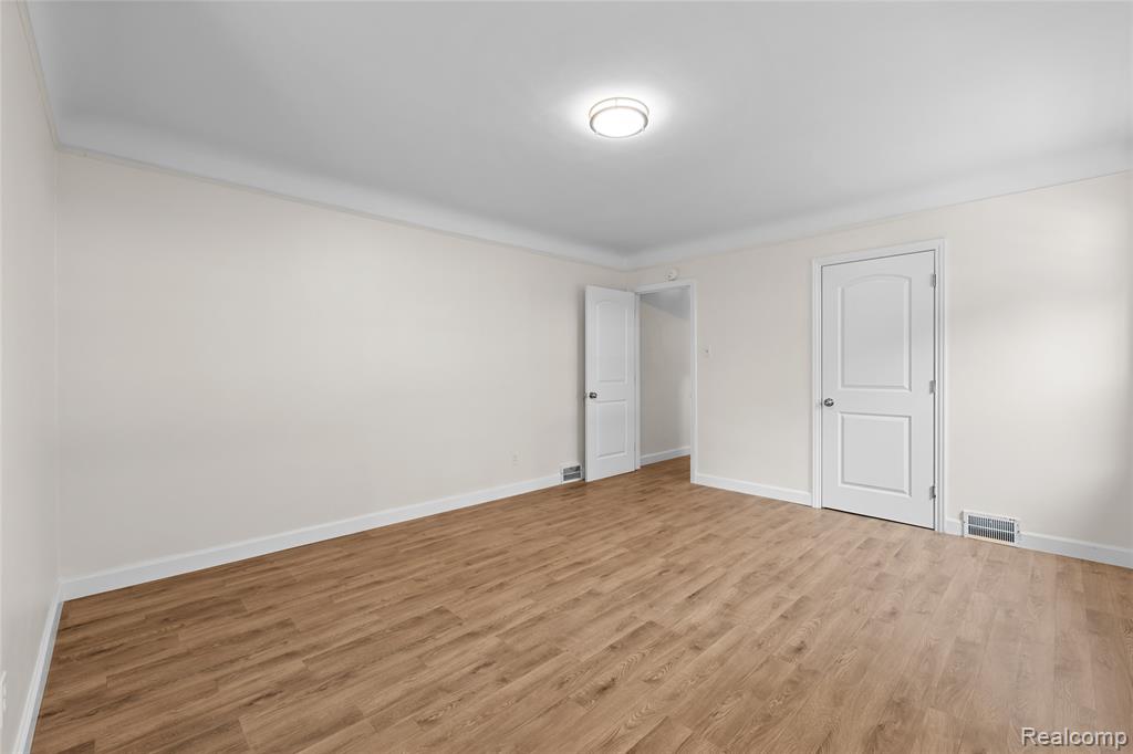 5401 Orchard Avenue, Dearborn, MI 48126 — Photo 17