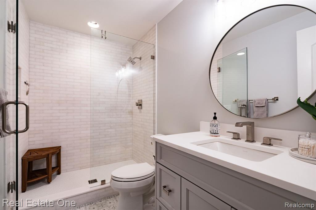 5525 Avington Parkway, Clarkston, MI 48348 — Photo 38