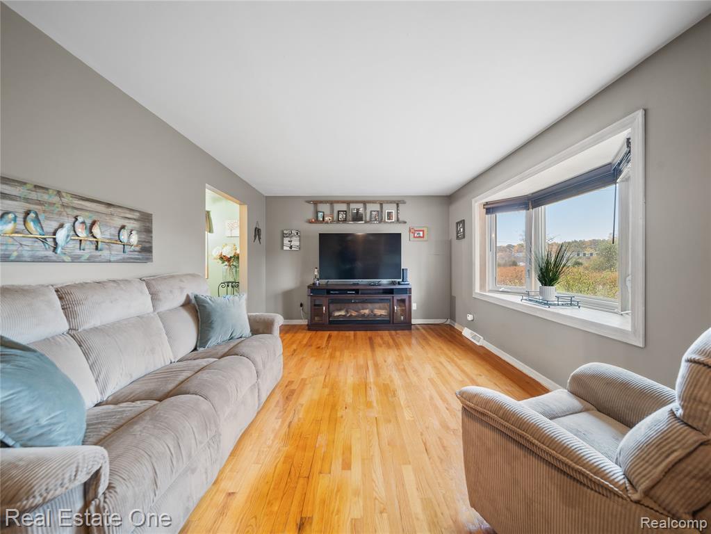8789 Fieldcrest Drive, Brighton, MI 48116 — Photo 2