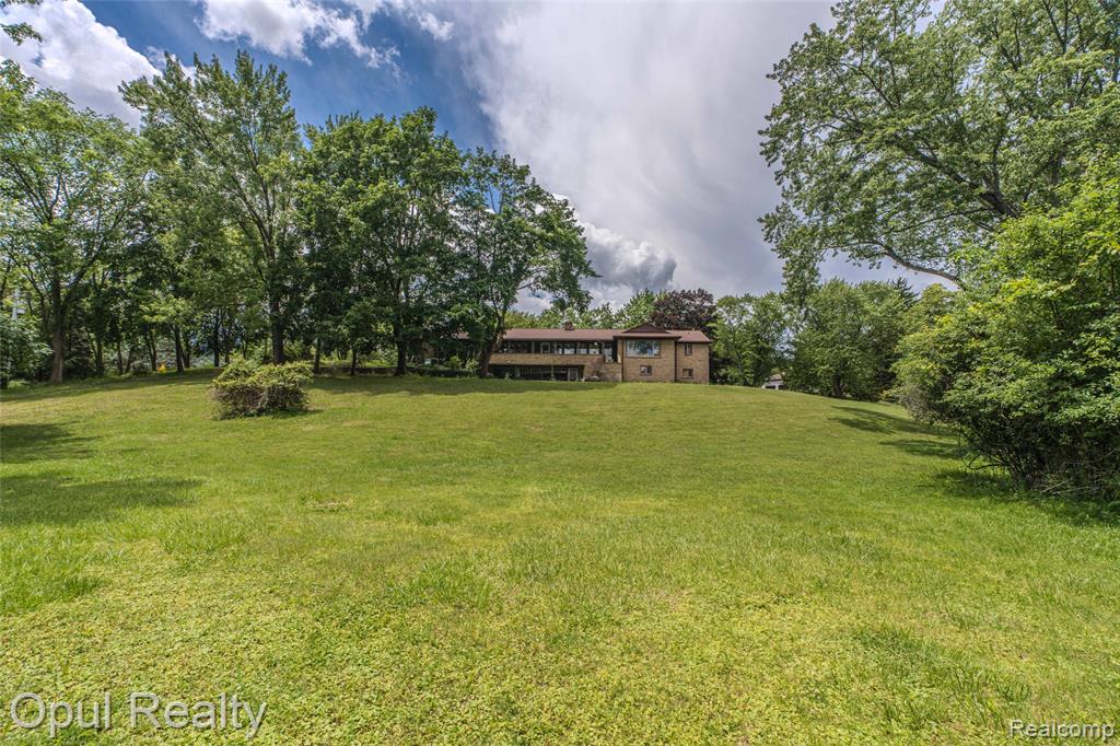 6455 Norham Road, Bloomfield Hills, MI 48301 — Photo 9