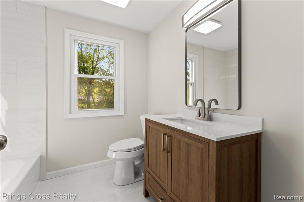 17537 Roseland Boulevard, Lathrup Village, MI 48076 — Photo 24