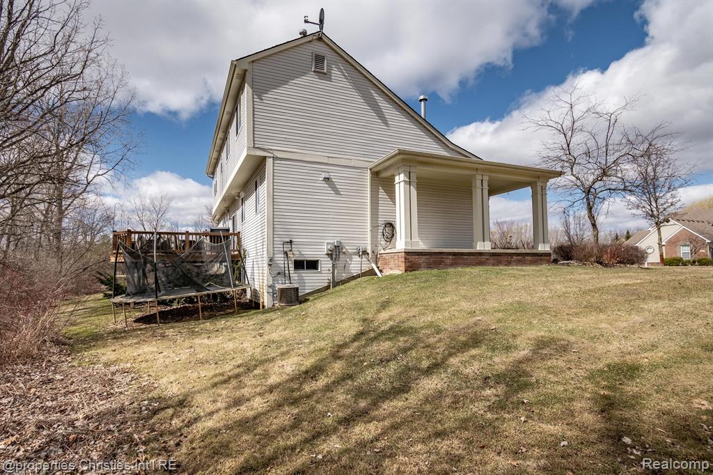 5946 OAK BEND Court, Howell, MI 48843 — Photo 56