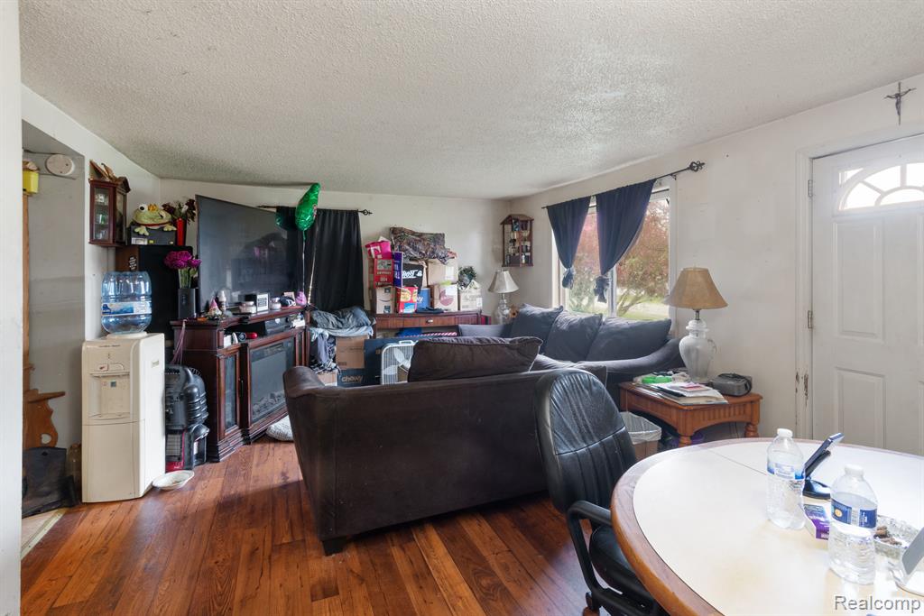 659 N VAN DYKE Road, Imlay City, MI 48444 — Photo 6