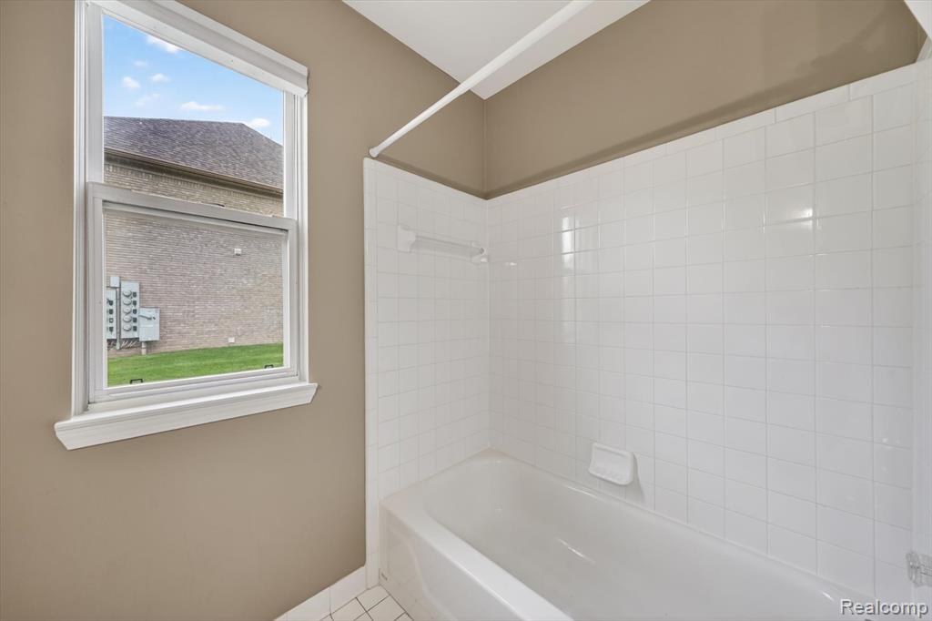 44393 Sunnyside Drive, 38, Sterling Heights, MI 48313 — Photo 21