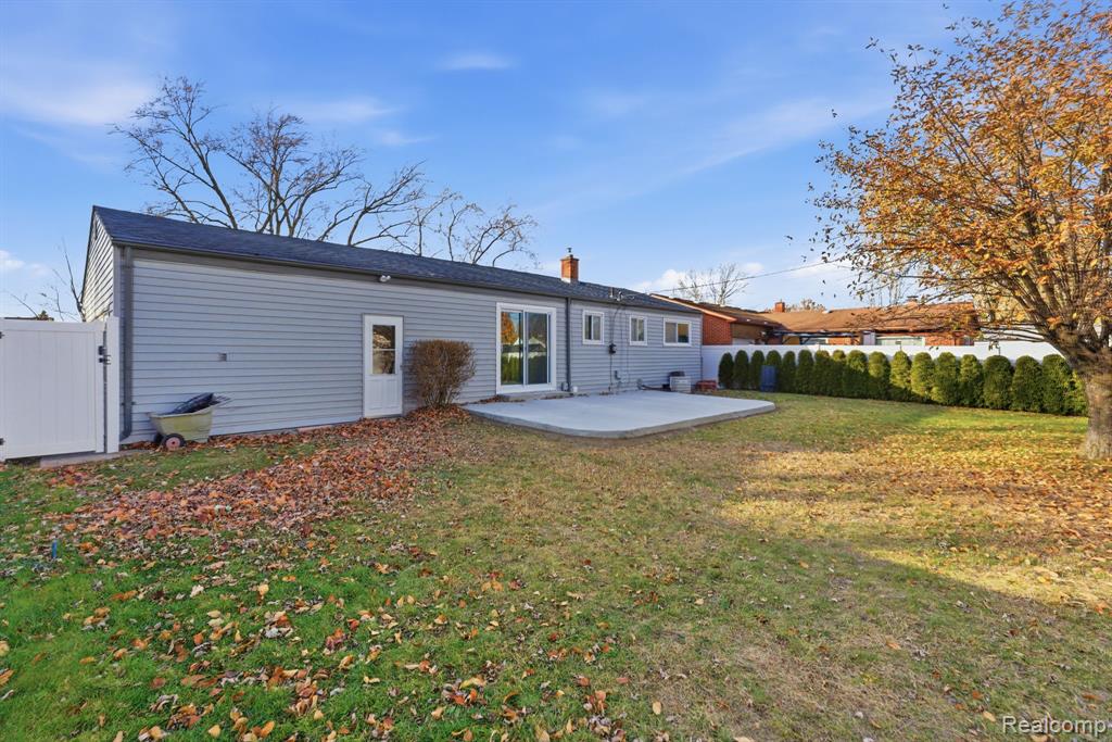 42142 Betley Drive, Sterling Heights, MI 48313 — Photo 5