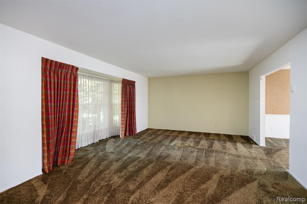 19646 Wilshire Boulevard, Beverly Hills, MI 48025 — Photo 6