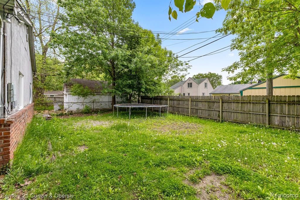 80 E MAHAN Avenue, Hazel Park, MI 48030 — Photo 27