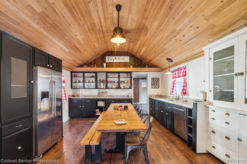 206 E SHERMAN Street, Holly, MI 48442 — Photo 4