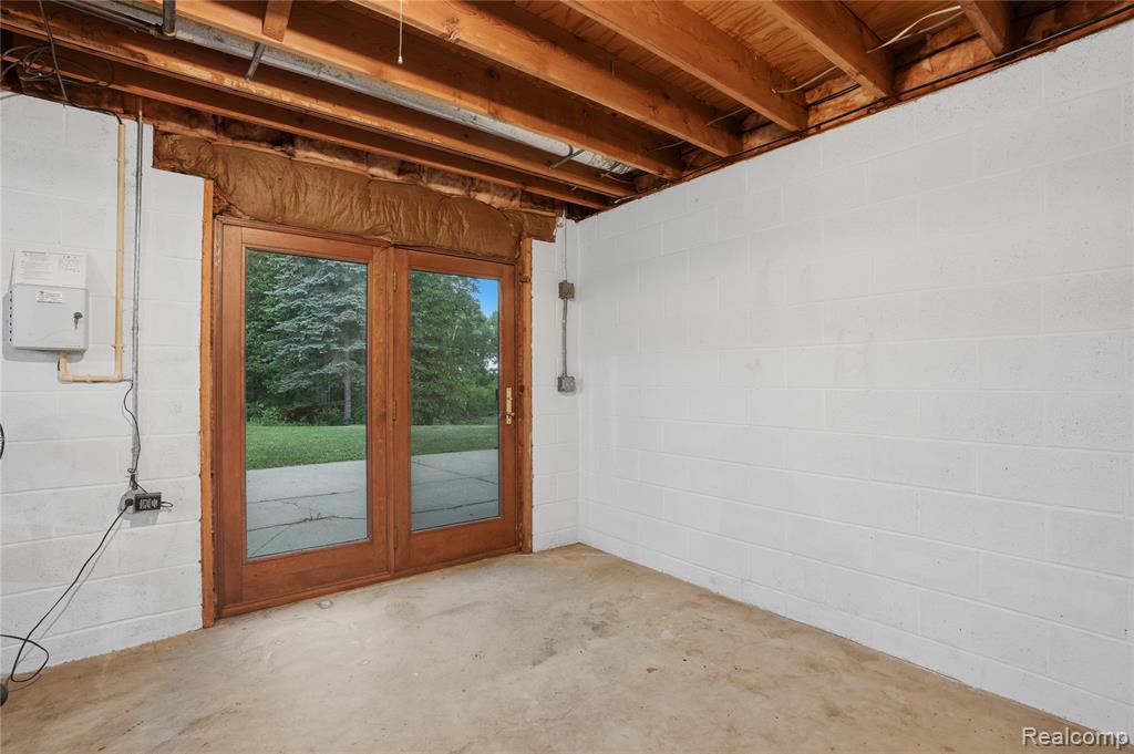 68345 Romeo Plank Road, Ray, MI — Photo 42