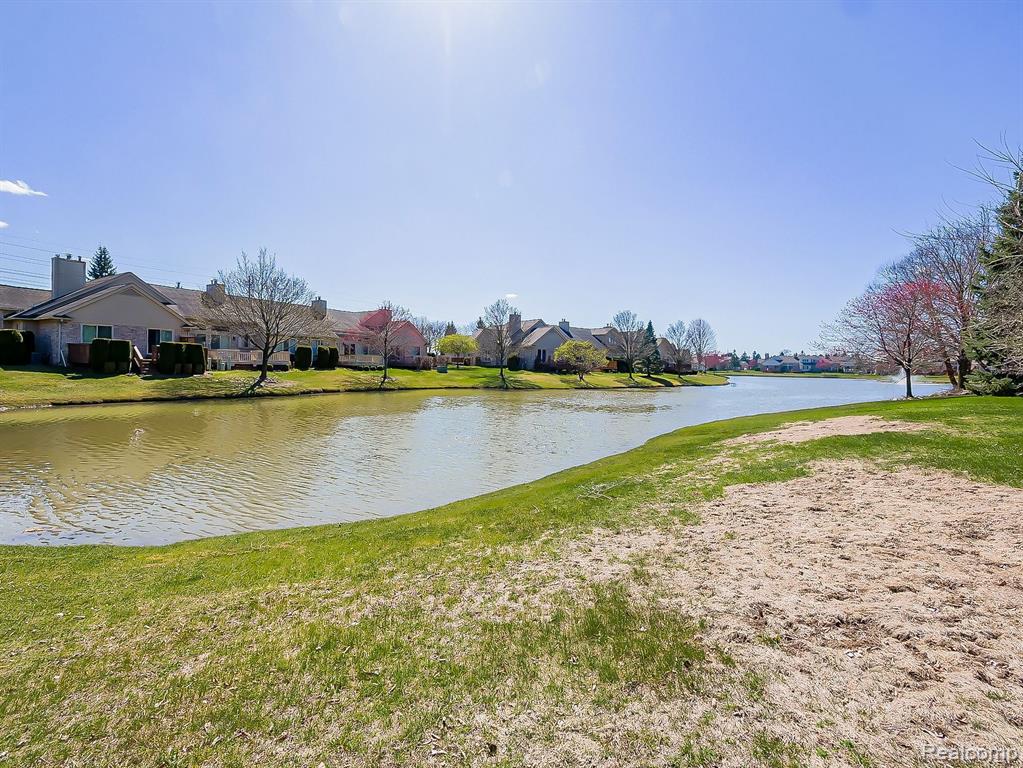 43261 CHARDONNAY Drive, Sterling Heights, MI 48314 — Photo 39