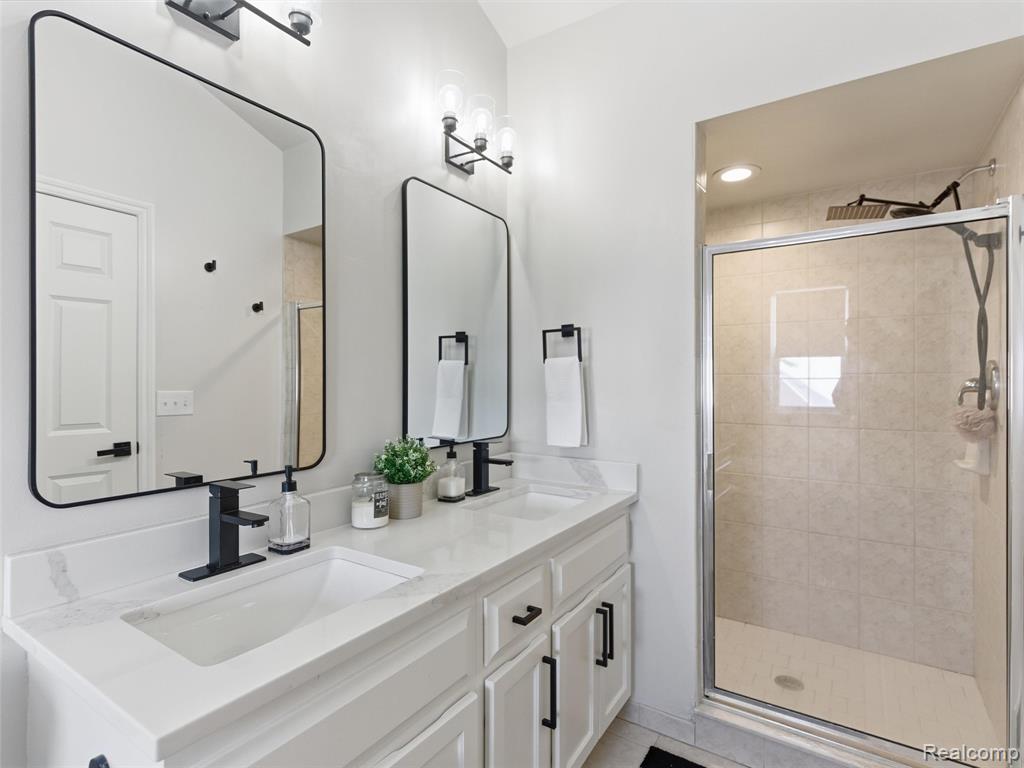 6073 Windemere Lane, Utica, MI 48316 — Photo 24