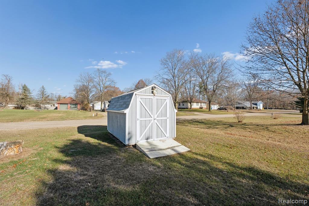 18777 Martinsville Road, Belleville, MI 48111 — Photo 44