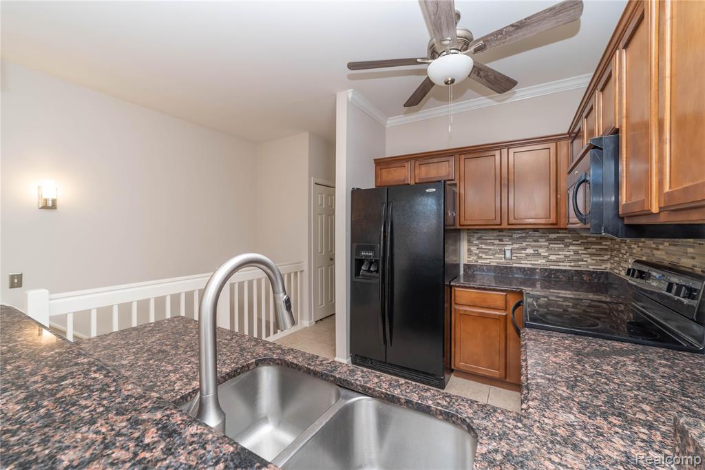 5143 Parsley Drive, Utica, MI 48316 — Photo 9